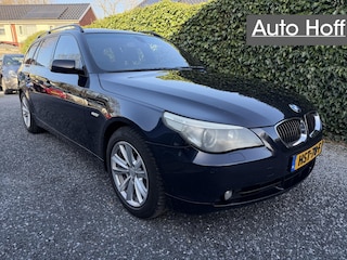 BMW 5-serie Touring 525xi High Executive Automaat | Panoramadak | Navi Pro | Night Vision | Autom. Airco | Cruise Control | Elekt. Stoelen met Memory | Sport Stoelen | Trekhaak | PDC | Standkachel | Shadow Line | APK tot 20-06-2026!