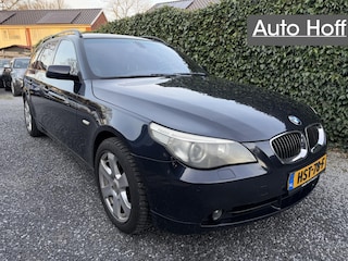 BMW 5-serie Touring 525xi High Executive Automaat | Panoramadak | Navi Pro | Night Vision | Autom. Airco | Cruise Control | Elekt. Stoelen met Memory | Sport Stoelen | Trekhaak | PDC | Standkachel | Shadow Line | APK tot 20-06-2026!