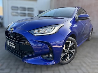 Toyota Yaris 1.5 VVT-i First Edition Style CAMERA / STOELVERW. / LMV / LED / ACC