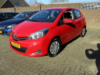Toyota Yaris 1.0 12V VVT-I 5DR Cool
