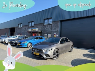 Mercedes-Benz A-klasse 180 AMG Line | 1E EIGENAAR | 12MND GARANTIE | LED | CAMERA | SFEER | DAB | CARPLAY | CRUISE | NAVI |