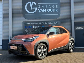 Toyota Aygo Hybrid 115 envy 116PK Automaat,TwoTone,Safety-Pack,Carplay,Clima,AdaptiveCruise,Isofix,Camera,PdcV+A,ElektrPakket.