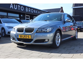 BMW 318i AUTOMAAT | NAVI | LEDER | NAP | TREKHAAK