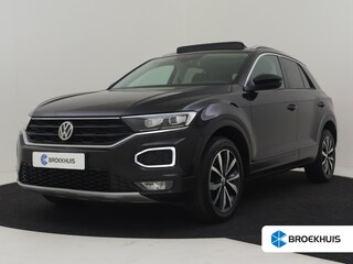 Volkswagen T-Roc 1.5 TSI Sport 150pk DSG/AUTO | Trekhaak | Panorama dak | Dodehoekdetectie  | Navigatie | Adaptief cruise control | Camera achter | Stoelverwarming | 17|"LMV"