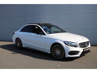 Mercedes-Benz C-klasse 250 AMG Pakket (Panoramadak Sportleder Navi Sfeer Full-Led 19InchAMG Pdc V+A PrivacyGlass)