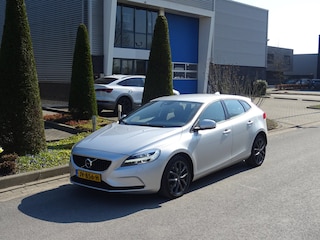 Volvo V40 2.0 T2 Nordic+ | Standkachel | LED | 100% Onderhouden
