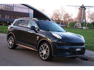 Lynk & Co 01 1.5 PHEV Hybride 7DCTH Aut 261Pk Zwart Black Out Edition 1e eigenaar Full Option Panoramadak Camera NIEUW STAAT
