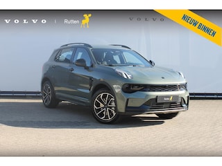 Lynk & Co 01 276PK Automaat Core / Adaptieve cruise control / Stoel - en stuurwielverarming / Parkeersensoren met camera / Apple carplay / Trekhaak / Metallic lak / 19" lichtmetalen velgen