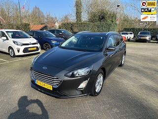Ford Focus Wagon 1.0 EcoBoost Trend Edition Business , navigatie , pdc voor en achter