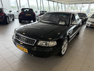 Audi A8 4.2 S8