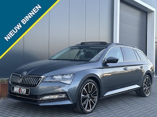 Skoda Superb Combi 1.4 TSI iV Sp. Bns TREKHAAK PANO NAVI CR CONTROL ECC PDC