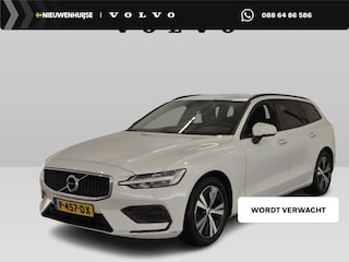 Volvo V60 2.0 B3 Momentum | Cruise Control | Trekhaak | Lederen Bekleding | Stoel-/Stuurverwarming | Navigatie | Parkeercamera |