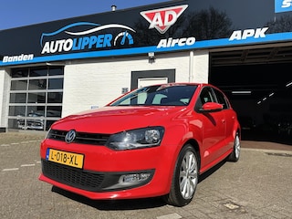 Volkswagen Polo 1.2 TSI Highline /Nieuwe apk bij aflevering/Lm velgen/Trekhaak/Radio navigatie