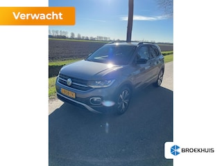 Volkswagen Tiguan 1.5 TSI 150 pk Comfortline Business 7p. | Trekhaak | Panoramadak | Stoel verwarming | Navigatie | Parkeersensoren | Achteruitrijcamera |
