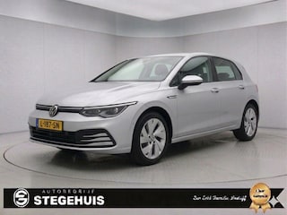 Volkswagen Golf 1.5 TSI Life Bussines Stoelverwarming Navi Led