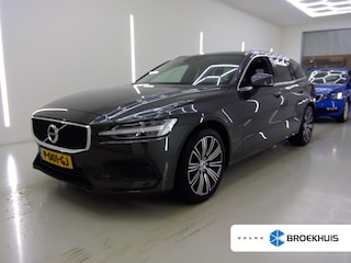 Volvo V60 2.0 B4 Core | Stoel en stuurwielverwarming | Lederen bekleding | Parkeersensoren voor en achter | Camera | BLIS | Adaptiece cruise control |