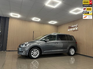 Volkswagen Touran 1.6 TDI SCR Comfortline Business * 7 Persoons / Carplay / Trekhaak / NL Auto *