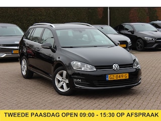 Volkswagen Golf Variant 1.4 TSI Highline DSG / Camera / Navigatie / CarPlay / 17'' / Parkeerhulp V+A / Alcantara&Stof / Cruise Control