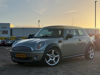 Mini Cooper 1.6 AUTOMAAT/ LAAG KM