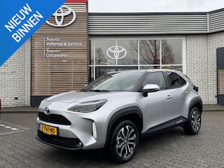 Toyota Yaris Cross 1.5 HYBRID DYNAMIC APPLE/ANDROID LED STOEL/STUURVERW DRAADLOOS LADEN-TEL KEYLESS EL-SPIEGELS BSM 17'' LM-VELGEN