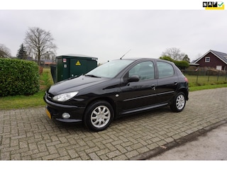 Peugeot 206 1.4 Forever APK MAART 2027