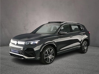 Volkswagen Tiguan R-Line Edition 1.5 TSI eHybrid 272pk DSG Automaat Trekhaak, Panoramadak, Adaptive cruise control, Elektrische achterklep, LED koplampen, Achteruitrijcamera