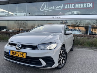 Volkswagen Polo 1.0 TSI Life Edition Achteruitrijcamera - Parkeersensoren - Apple carplay - Airco - Cruise control - Led verlichting - Licht metalen velgen 15 inch - Radio - Rijstrooksensor - Start/stop systeem - Stuur multifunc