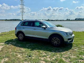 Volkswagen Tiguan 1.5 TSI 150 pk ACT Comfortline Business | Trekhaak | Stoelverwarming | Navigatie | Cruise control Adaptief |