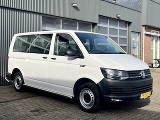 Volkswagen Transporter Kombi 2.0 TDI L1H1 BTW EN BPM VRIJ!! Euro 6 Airco Cruise controle 8-Persoons Automaat Parkeersensoren voor en achter Telefoonverbinding Ex overheid! 1e eigenaar Personenbus Groepsvervoer Taxi Combi Tourer