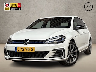 Volkswagen Golf 1.4 TSI PHEV GTE 204Pk Automaat (VIRTUAL COCKPIT, APPLE CARPLAY, GROOT NAVI, KEYLESS, CAMERA, STOELVERWARMING, SPORTSTOELEN, ADAPTIVE CRUISE, GETINT GLAS, NIEUWSTAAT)