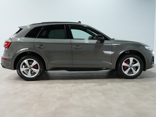 Audi Q5 55 TFSI e 367pk S edition / Panoramadak / Adaptive Cruise / Trekhaak / Wordt Verwacht