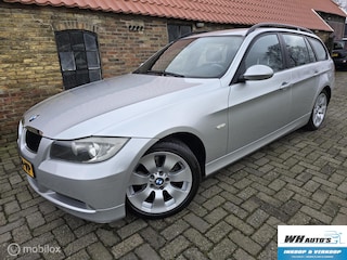 BMW 3-serie Touring 320i High Executive lees tekst!!
