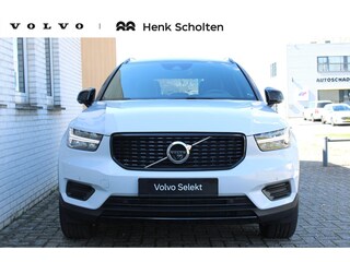 Volvo XC40 T4 Recharge R-Design | Panoramadak | Verwarmbare voorstoelen en stuurwiel | 360 graden camera | Premium audio by Harman Kardon | Adaptieve cruise control