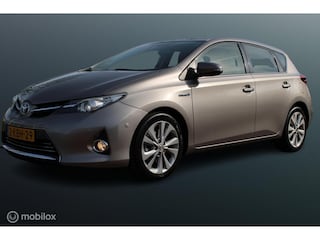 Toyota Auris 1.8 Hybrid Executive, Stoelverwarming, Pdc voor + achter + camera, Cruise, Clima, Navigatie, Dealer onderhouden !