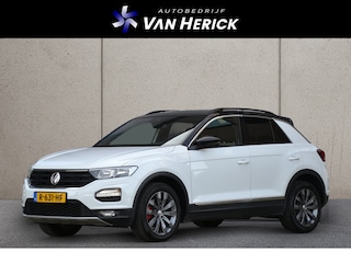 Volkswagen T-Roc 1.5 TSI Sport 150PK Automaat | Trekhaak | Stoelverwarming | Clima