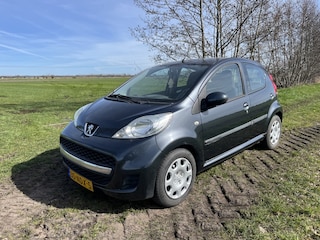 Peugeot 107 1.0-12V Urban Move