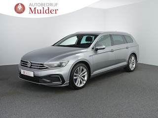 Volkswagen Passat Variant 1.4 TSI PHEV GTE Business | Zwenkhaak | Matrix | Virtual | Leer | Zwarte hemel |