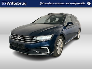 Volkswagen Passat Variant 1.4 TSI PHEV GTE / AUTOMAAT/ PANO/ DCC/ PARK.SENSOR.V+A/ 360 CAMERA/ ERGO COMFORT/ ACC/ HEAD-UP/ DODEHOEK/ ELEK.KLEP/ STOELVERWARM./ APP-CONNECT/ NAVI/ CLIMA/ DAB/ LED/ 18'' LMV