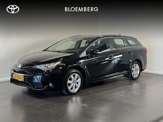 Toyota Avensis Touring Sports 1.8 VVT-i Aspiration | Trekhaak | Navigatie | Camera |