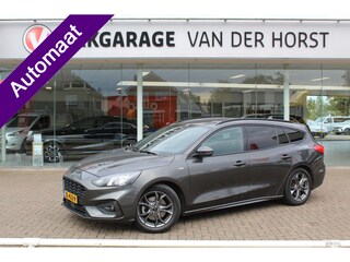 Ford Focus Wagon 1.0-125pk EcoBoost ST-Line AUTOMAAT ! Heel erg nette en goed onderhouden Ford Focus ST-Line wagon automaat. Volautm. airco dual, stoel-, stuur- en voorraamverw., camera, trekhaak, navigatie, telefoonvoorb., LM wln, cruise cntrl, skiluik etc., etc....