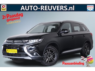 Mitsubishi Outlander 2.0 / CarPlay / Trekhaak / Cam / 4s Band