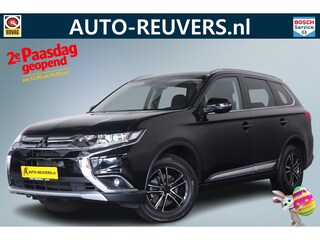 Mitsubishi Outlander 2.0 / CarPlay / Trekhaak / Cam / 4s Band