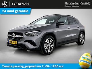Mercedes-Benz GLA 180 Luxury Line | Night pakket | Panorama schuifdak | Lederlook zwart Artico | Privacy Glass | Keyless Entry |