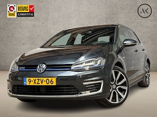 Volkswagen Golf 1.4 TSI GTE 204Pk Automaat (SCHUIFDAK, APPLE CARPLAY, CAMERA, LEDER, STOELVERWARMING, SPORTSTOELEN, GETINT GLAS, ADAPTIVE CRUISE, NIEUWSTAAT)