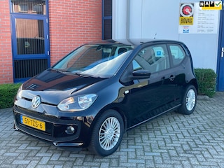 Volkswagen Up 1.0 high up! BlueMotion | Orgineel NL-auto | Pdc achter | Navigatie