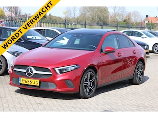 Mercedes-Benz A-klasse 250e AUT8 Advantage PANORAMADAK DISTRONIC WIDESCREEN MULTIBEAM CAMERA