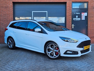 Ford Focus Wagon 2.0 ST Navi Carplay Xenon Recaro 18"