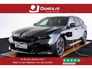 BMW 5-serie Touring 530e M Sport pro - Panoramadak - Driving Assistant Professional - head up - Stoelventilatie - stoelverwarming voor/achter - BMW Iconic Glow - Getinte Ruiten - Comfort Access - Active Guard -