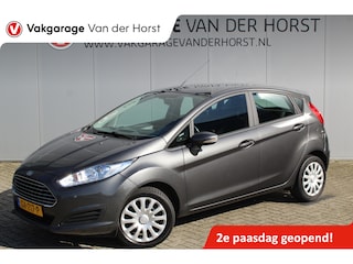 Ford Fiesta 1.0-65pk Style. Goed onderhouden en nette Ford Fiesta. Airco, navigatie, telefoon voorb., All season banden, metallic lak, centr. vergr. etc