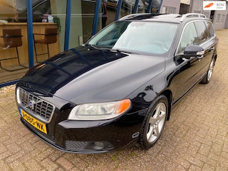 Volvo V70 2.5FT Automaat Summum LPG G3 / YOUNGTIMER